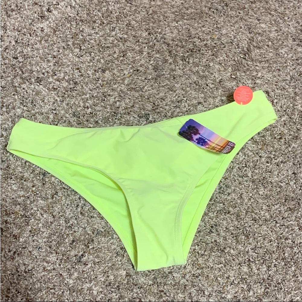 5/$45 SALE NWT Women’s Forever 21 Size Large Green Bikini Bottoms
